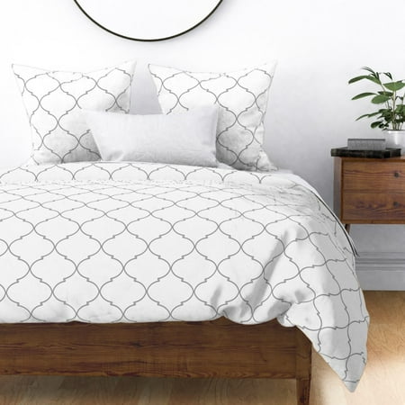 Geometric Ogee White Trellis Marrakesh Moroccan Sateen Duvet Cover by Roostery